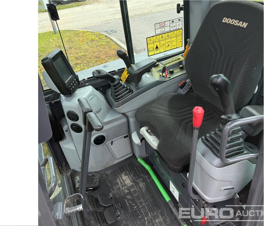 2023 Develon DX 27Z-7 2 buckets - Mini rýpadlo: obrázok 5 2023 Develon DX 27Z-7 2 buckets - Mini rýpadlo: obrázok 5