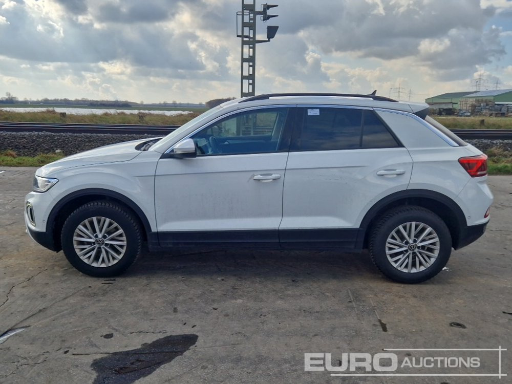 2024 Volkswagen T-Roc - SUV: obrázok 2 2024 Volkswagen T-Roc - SUV: obrázok 2