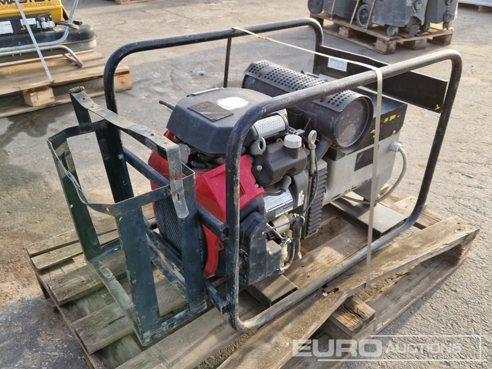 Europower EP13500TE - Elektrický generátor: obrázok 3 Europower EP13500TE - Elektrický generátor: obrázok 3