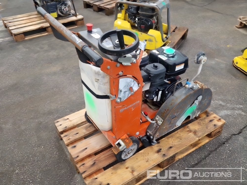 Husqvarna FS400LV - Asfaltovací stroj: obrázok 3 Husqvarna FS400LV - Asfaltovací stroj: obrázok 3