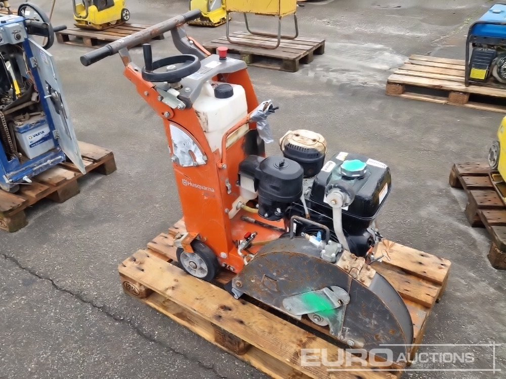 Husqvarna FS400LV - Asfaltovací stroj: obrázok 4 Husqvarna FS400LV - Asfaltovací stroj: obrázok 4