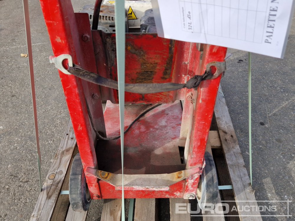 Husqvarna Walk Behind Asphalt Saw - Asfaltovací stroj: obrázok 5 Husqvarna Walk Behind Asphalt Saw - Asfaltovací stroj: obrázok 5