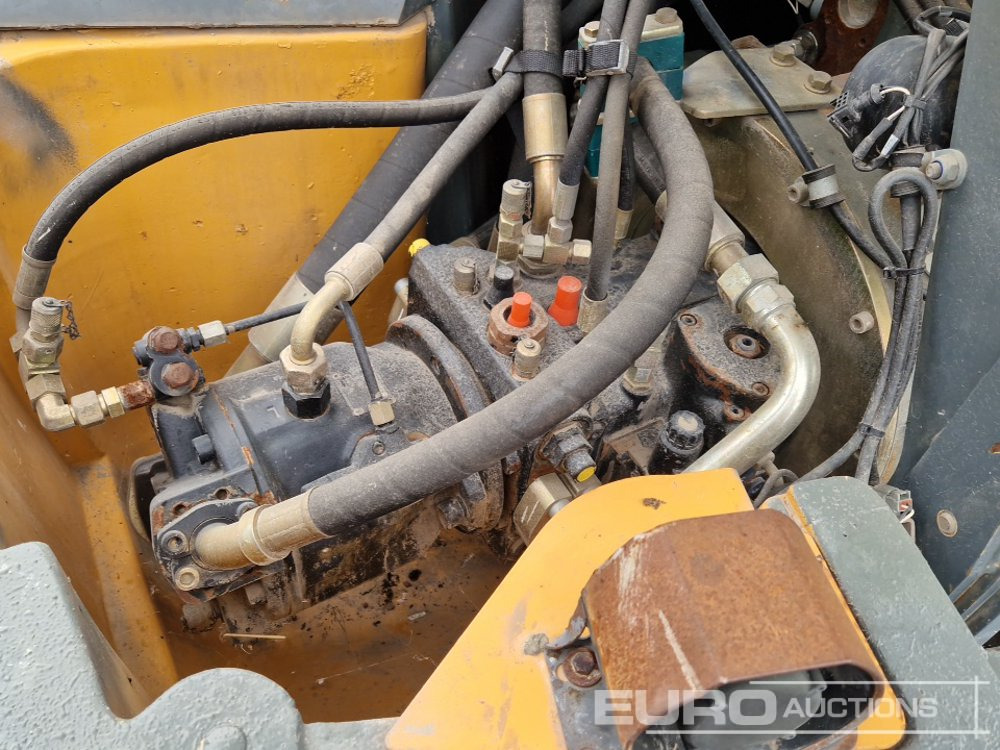 Kolesový nakladač Liebherr L538: obrázok 25
