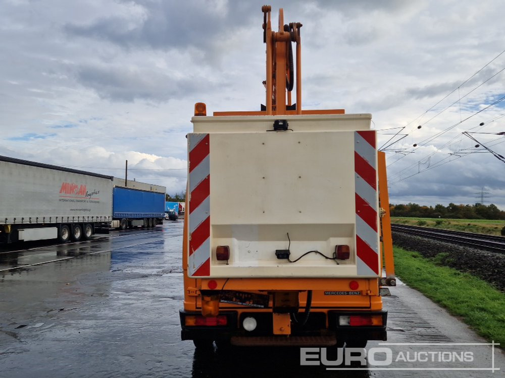 Mercedes 612D - Automobilová plošina: obrázok 4 Mercedes 612D - Automobilová plošina: obrázok 4