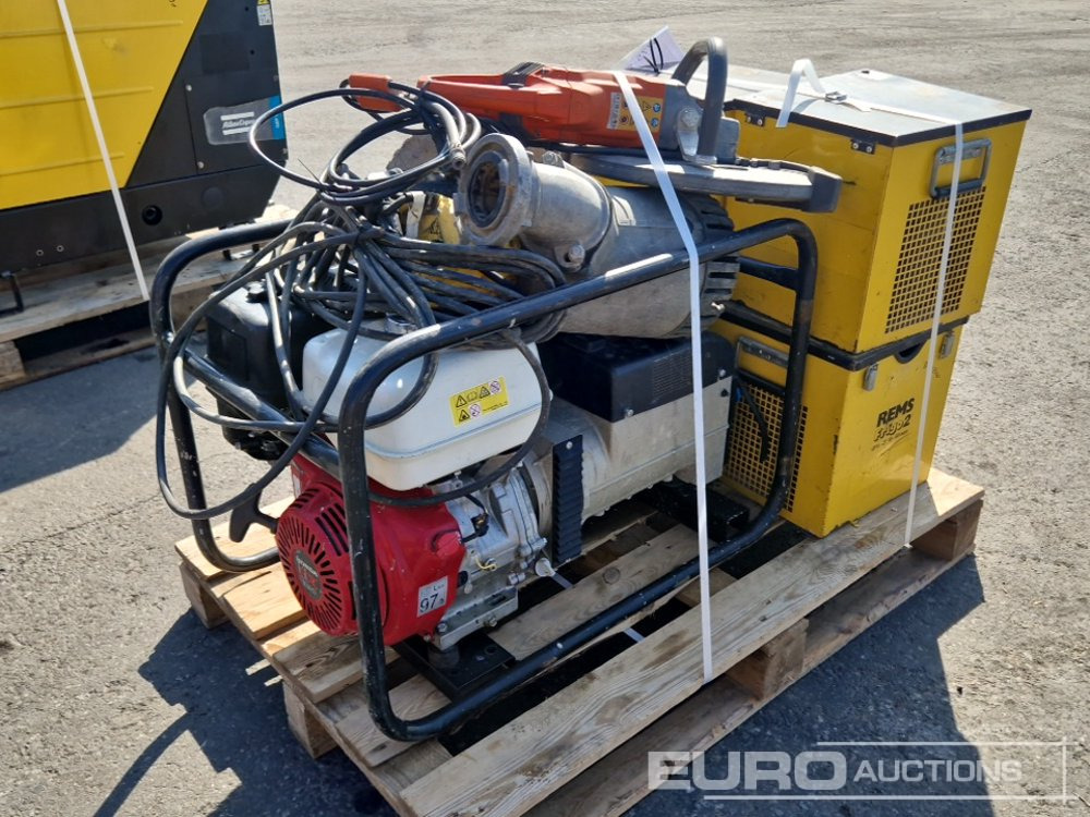 Pallet of Water Pumps, Generator, Angle Grinder, Electric Pipe Freezing Units - Čerpadlo na vodu: obrázok 1 Pallet of Water Pumps, Generator, Angle Grinder, Electric Pipe Freezing Units - Čerpadlo na vodu: obrázok 1