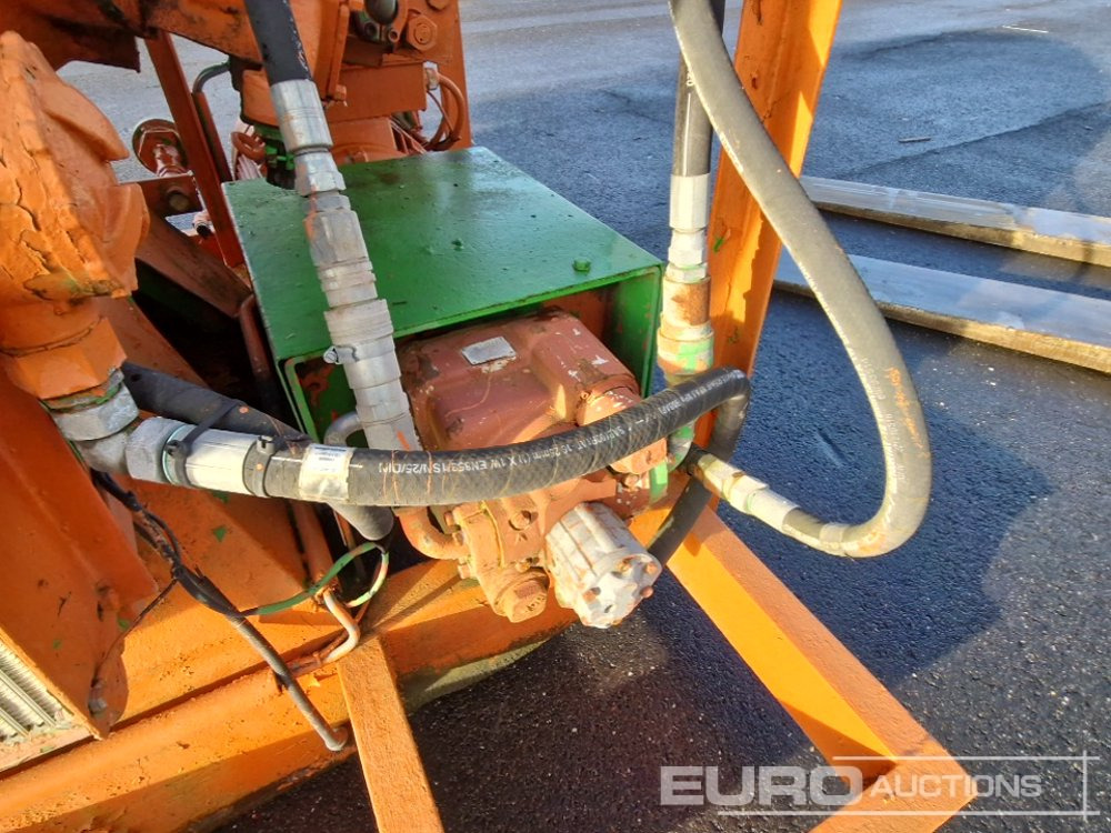 Truck Mounted Cement Mixer - Stavebná miešačka: obrázok 5 Truck Mounted Cement Mixer - Stavebná miešačka: obrázok 5