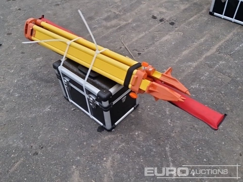 Unused 2025 SKLP Laser Level, Self-Levelling Rotary Laser Level with Batteries, Receiver, Tripod, Grade Rod - Vybavenie garáže/ Dielne: obrázok 3 Unused 2025 SKLP Laser Level, Self-Levelling Rotary Laser Level with Batteries, Receiver, Tripod, Grade Rod - Vybavenie garáže/ Dielne: obrázok 3