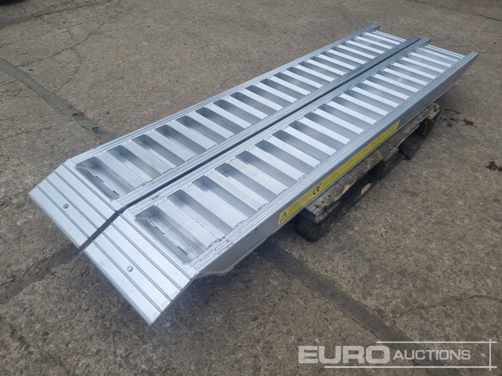 Unused Set of Aluminium Ramps, 250cm, 6,000kg - Nakladacia rampa: obrázok 3 Unused Set of Aluminium Ramps, 250cm, 6,000kg - Nakladacia rampa: obrázok 3