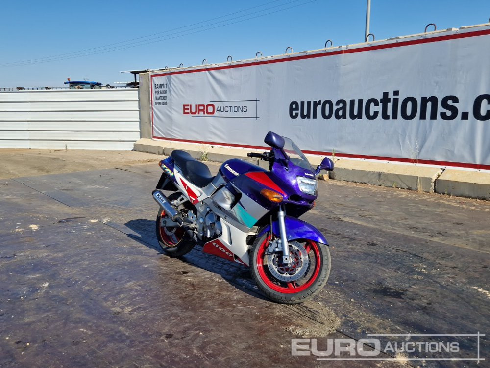 1994 Kawasaki ZZR 600 - Motocykel: obrázok 5 1994 Kawasaki ZZR 600 - Motocykel: obrázok 5
