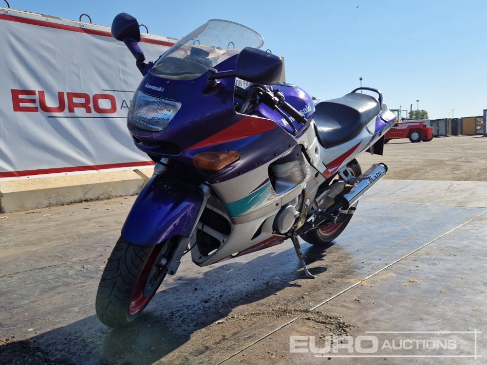 1994 Kawasaki ZZR 600 - Motocykel: obrázok 1 1994 Kawasaki ZZR 600 - Motocykel: obrázok 1