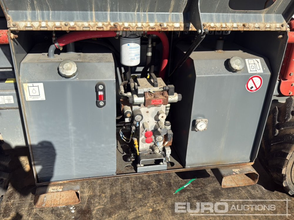 Samohybná plošiny 2015 SkyJack SJ6832RT: obrázok 22