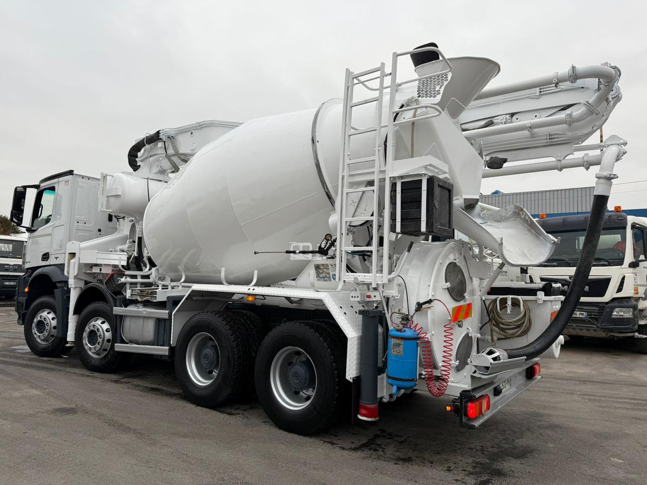 Camion mixo-pompe Arocs 3240 EE-572-PH - Autočerpadlo: obrázok 4 Camion mixo-pompe Arocs 3240 EE-572-PH - Autočerpadlo: obrázok 4