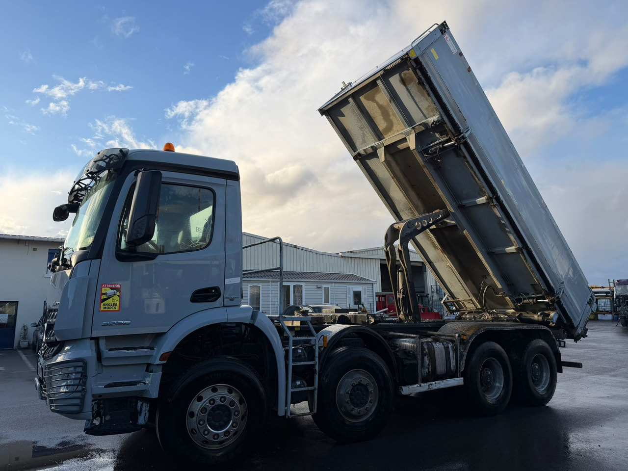 Camion porteur bi-benne EM-584-QH - Sklápač: obrázok 2 Camion porteur bi-benne EM-584-QH - Sklápač: obrázok 2