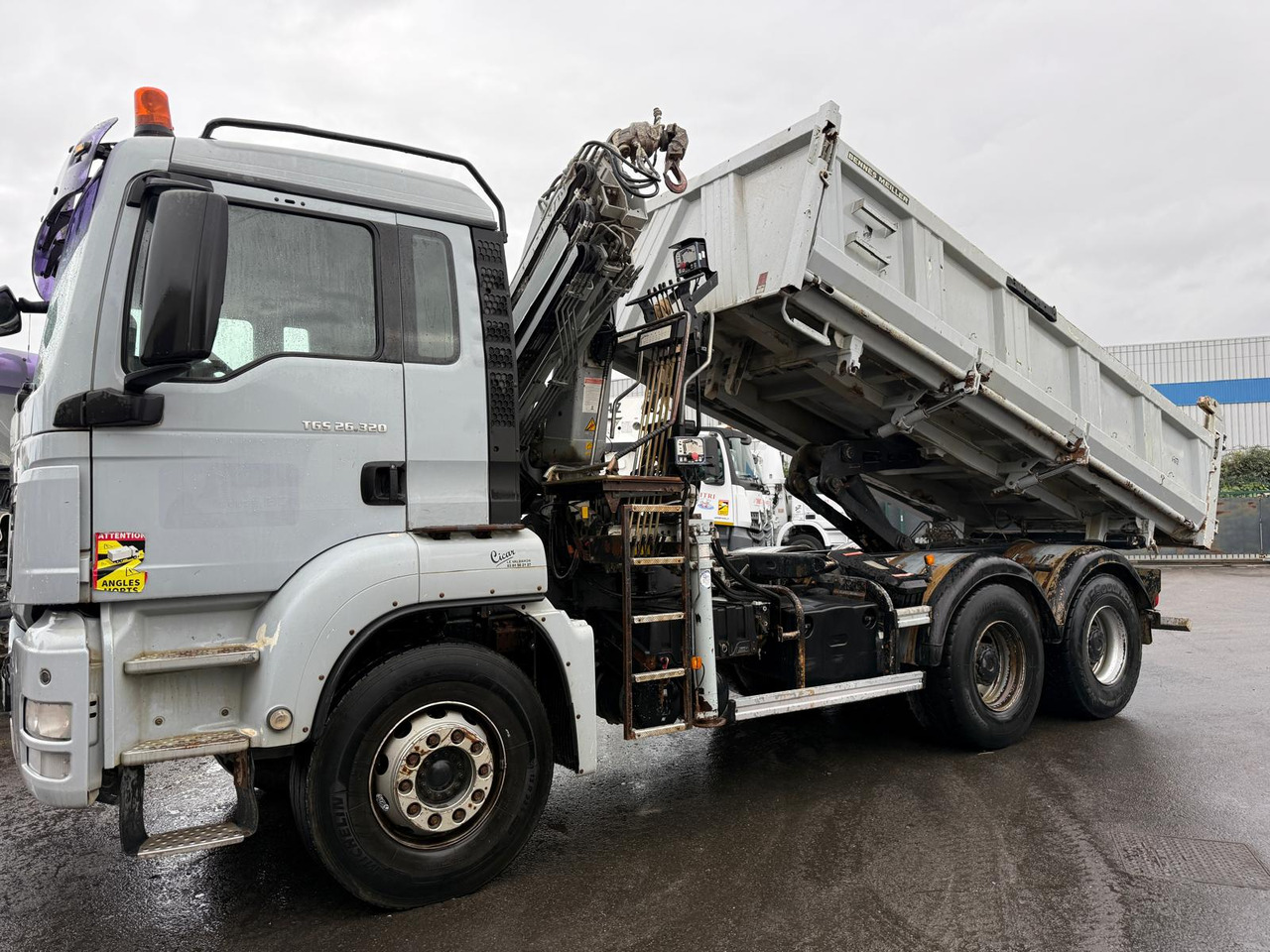 Camion porteur grue bi-benne MAN TGS 26.320 AB-504-HR - Sklápač, Auto s hydraulickou rukou: obrázok 4 Camion porteur grue bi-benne MAN TGS 26.320 AB-504-HR - Sklápač, Auto s hydraulickou rukou: obrázok 4