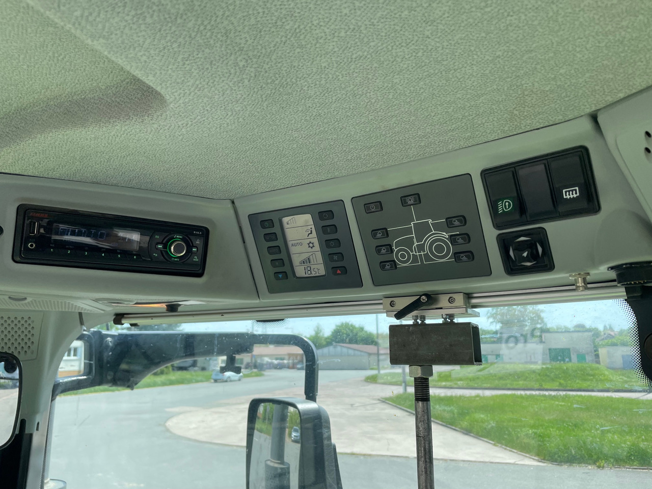 Claas Arion 660 C-matic - Traktor: obrázok 2 Claas Arion 660 C-matic - Traktor: obrázok 2