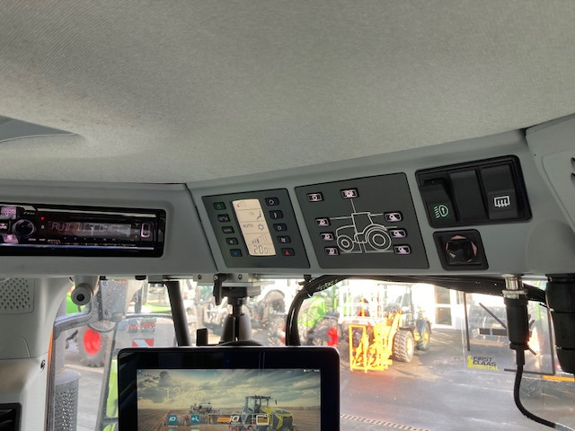 Claas Axion 830 - Traktor: obrázok 5 Claas Axion 830 - Traktor: obrázok 5