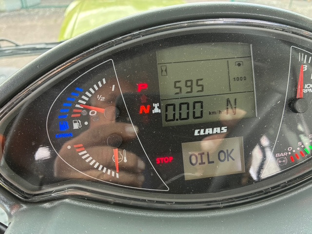 Claas Axion 870 CMATIC - Traktor: obrázok 2 Claas Axion 870 CMATIC - Traktor: obrázok 2