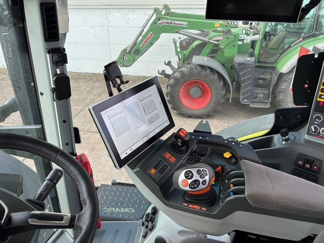 Claas Axion 870 CMATIC - Traktor: obrázok 4 Claas Axion 870 CMATIC - Traktor: obrázok 4