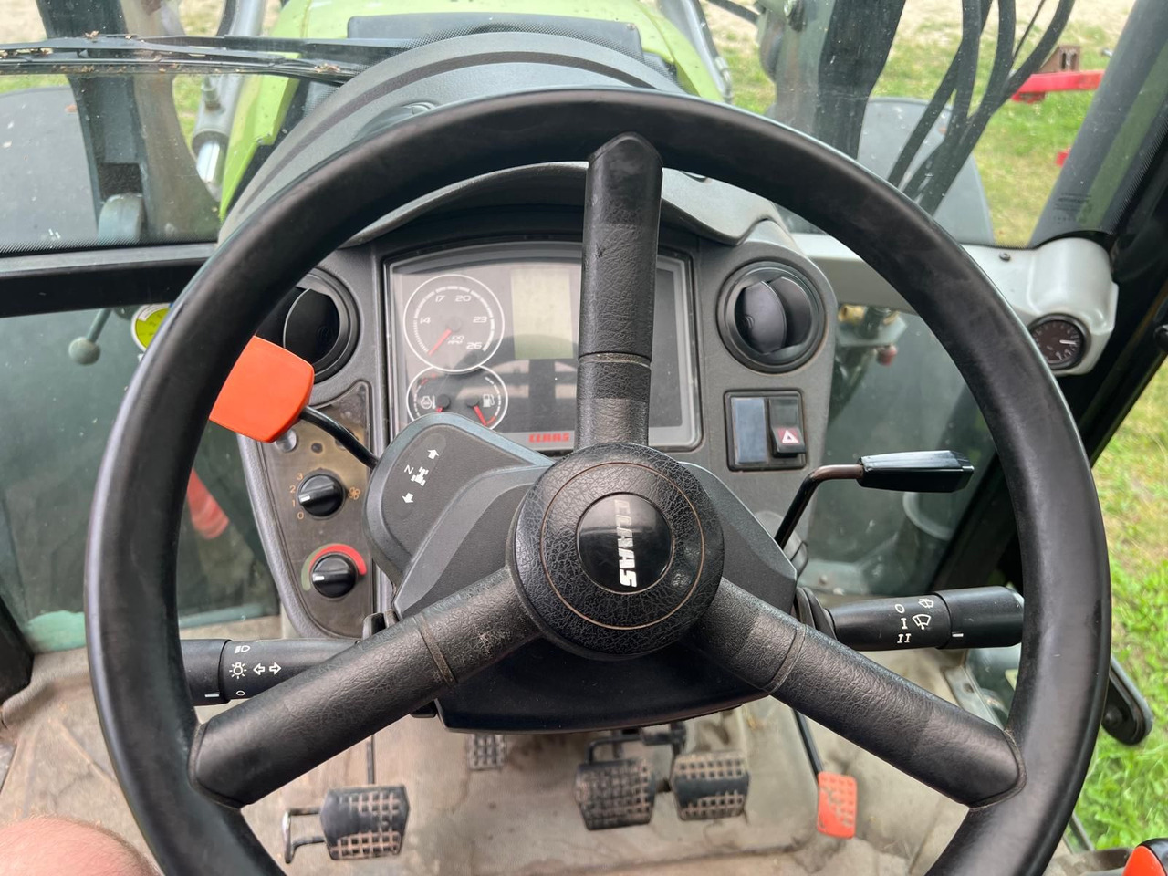 Claas Axos 340 - Traktor: obrázok 2 Claas Axos 340 - Traktor: obrázok 2