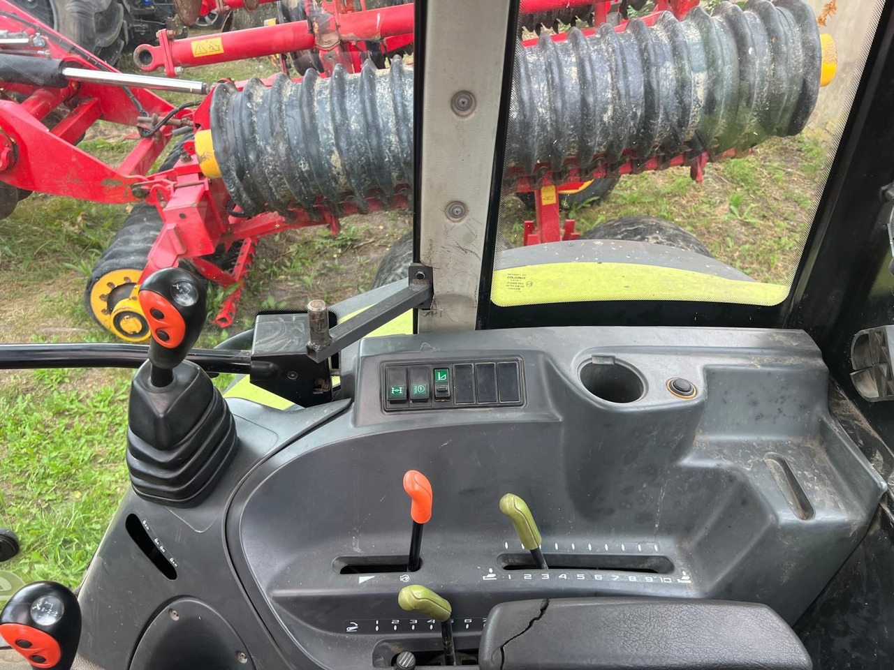 Claas Axos 340 - Traktor: obrázok 3 Claas Axos 340 - Traktor: obrázok 3