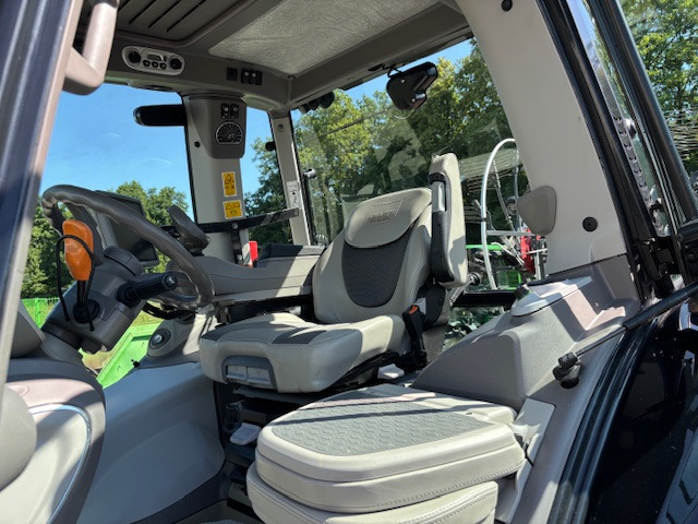 Deutz-Fahr Agrotron 6215 TTV Warrior-RTK - Traktor: obrázok 4 Deutz-Fahr Agrotron 6215 TTV Warrior-RTK - Traktor: obrázok 4