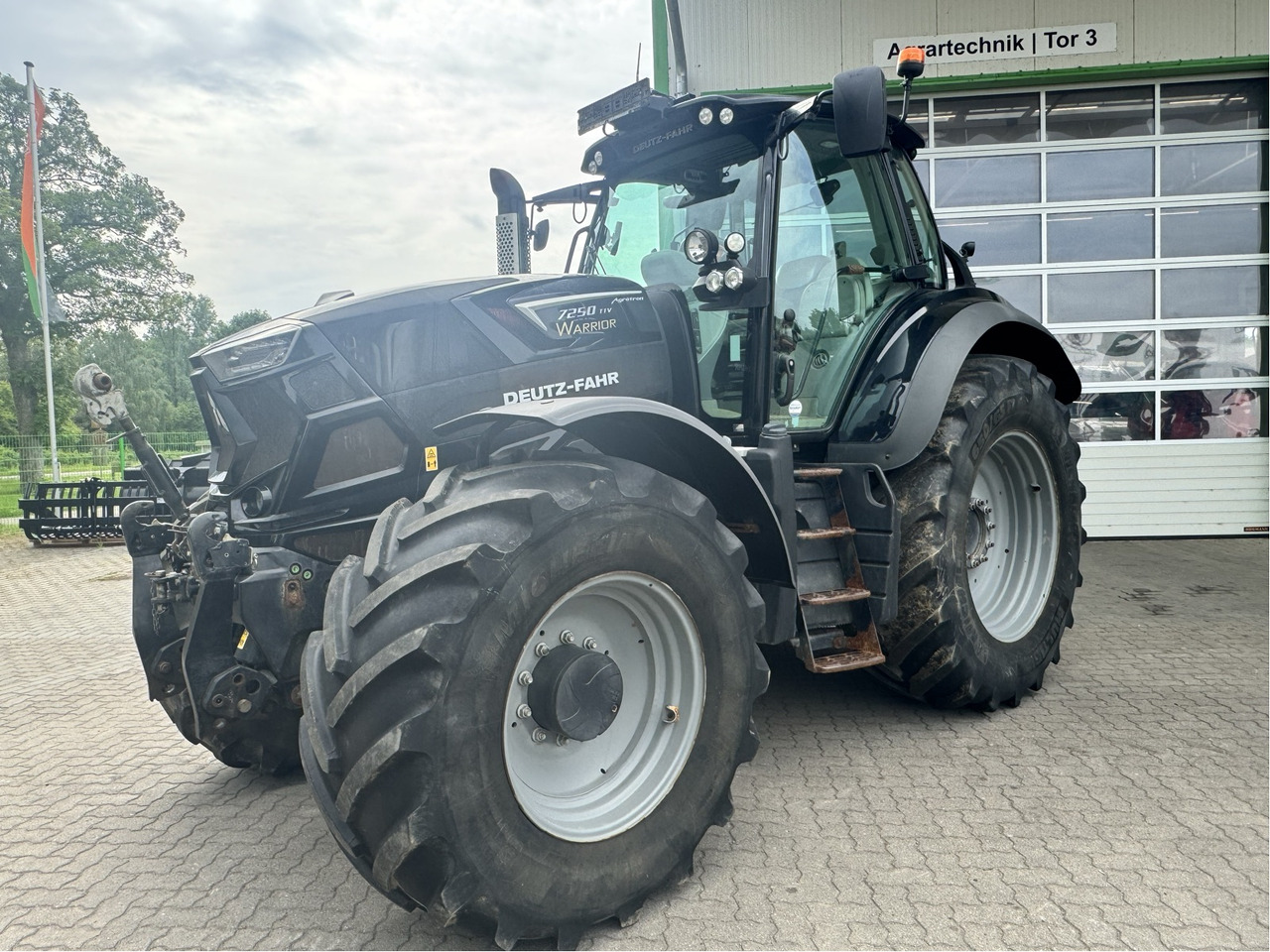 Deutz-Fahr Agrotron 7250 TTV - Traktor: obrázok 1 Deutz-Fahr Agrotron 7250 TTV - Traktor: obrázok 1