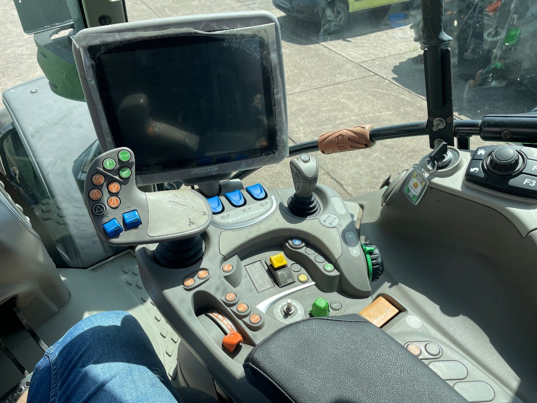 Deutz-Fahr Agrotron 7250 TTV - Traktor: obrázok 4 Deutz-Fahr Agrotron 7250 TTV - Traktor: obrázok 4