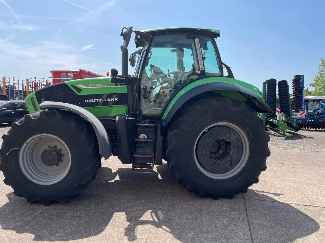 Deutz-Fahr Agrotron 7250 TTV - Traktor: obrázok 1 Deutz-Fahr Agrotron 7250 TTV - Traktor: obrázok 1
