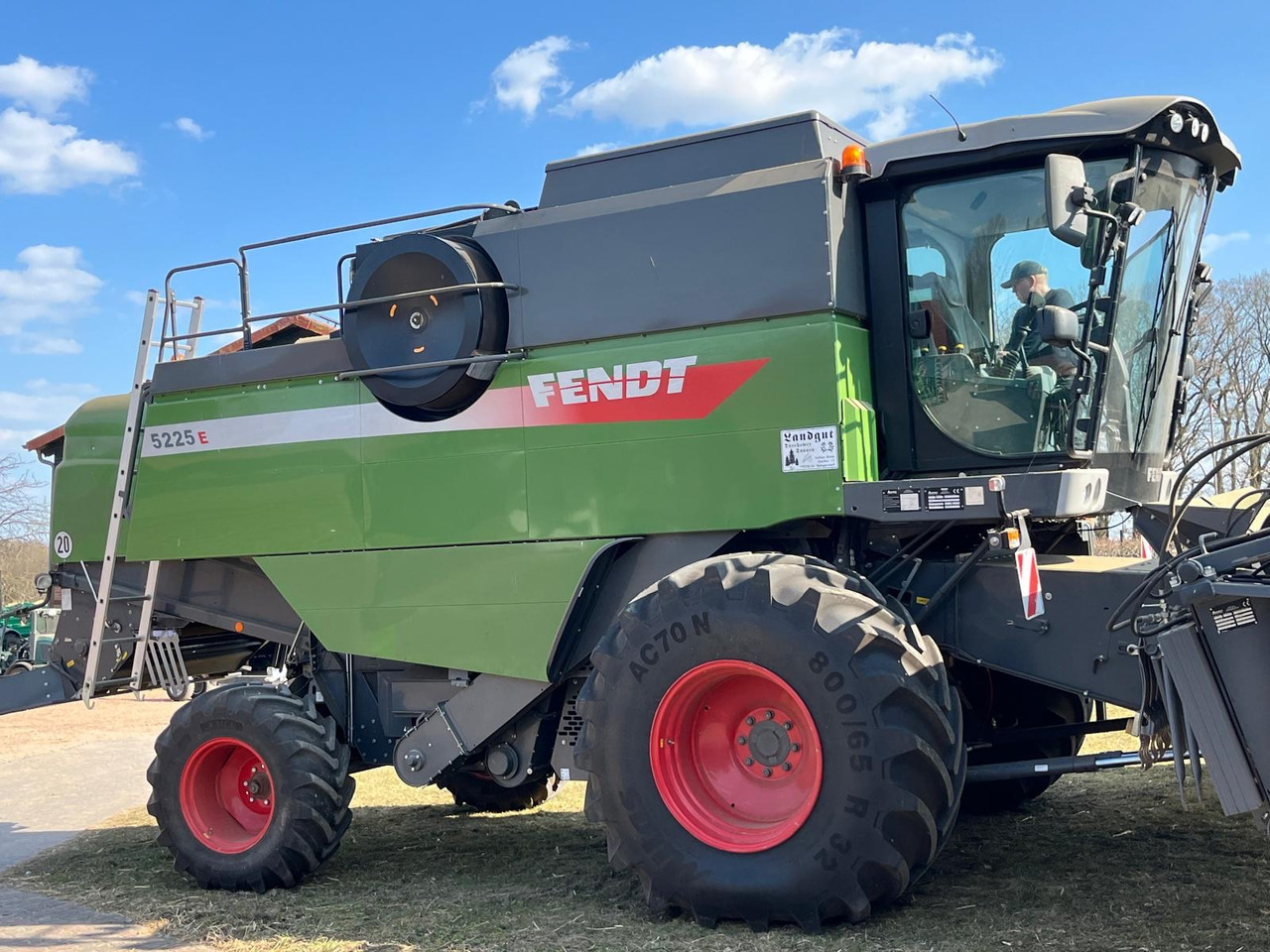 Fendt 5225 E 5,50m PowerFlow Schneiwerk - Obilný kombajn: obrázok 5 Fendt 5225 E 5,50m PowerFlow Schneiwerk - Obilný kombajn: obrázok 5
