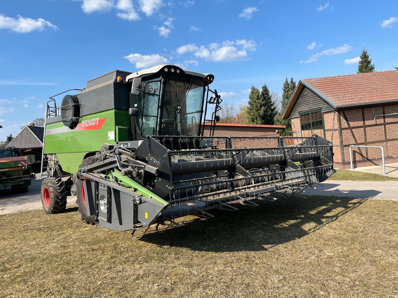 Fendt 5225 E 5,50m PowerFlow Schneiwerk - Obilný kombajn: obrázok 1 Fendt 5225 E 5,50m PowerFlow Schneiwerk - Obilný kombajn: obrázok 1