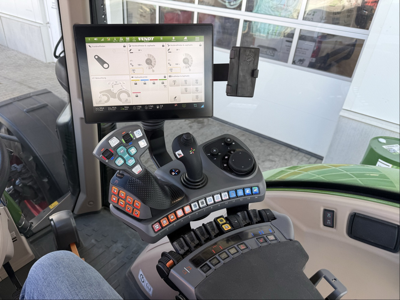 Fendt 718 Vario Gen6 ProfiPlus - Traktor: obrázok 2 Fendt 718 Vario Gen6 ProfiPlus - Traktor: obrázok 2