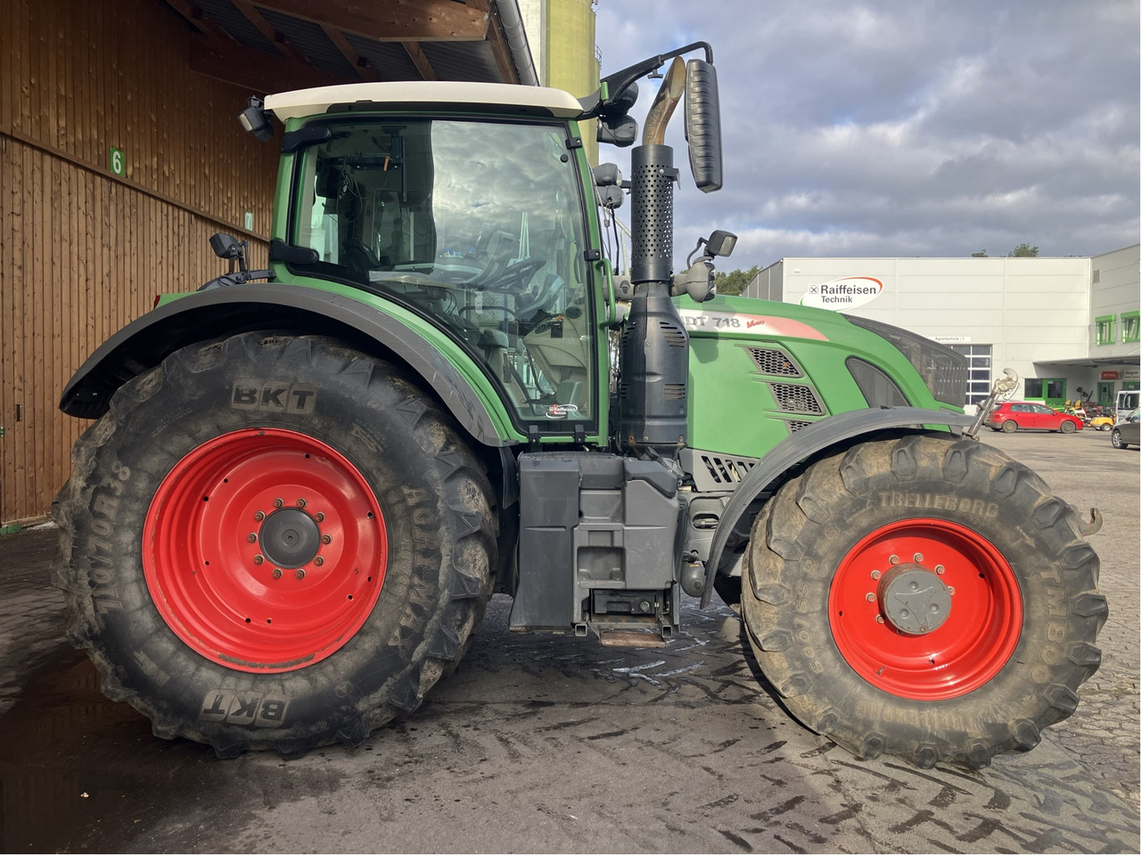 Traktor Fendt 718 Vario S4 Power: obrázok 10 Traktor Fendt 718 Vario S4 Power: obrázok 10