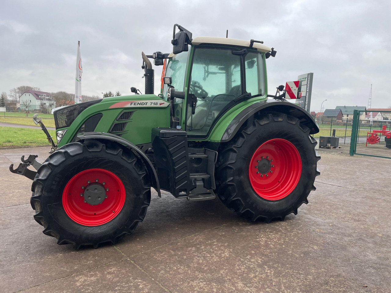 Fendt 718 Vario S4 ProfiPlus - Traktor: obrázok 1 Fendt 718 Vario S4 ProfiPlus - Traktor: obrázok 1