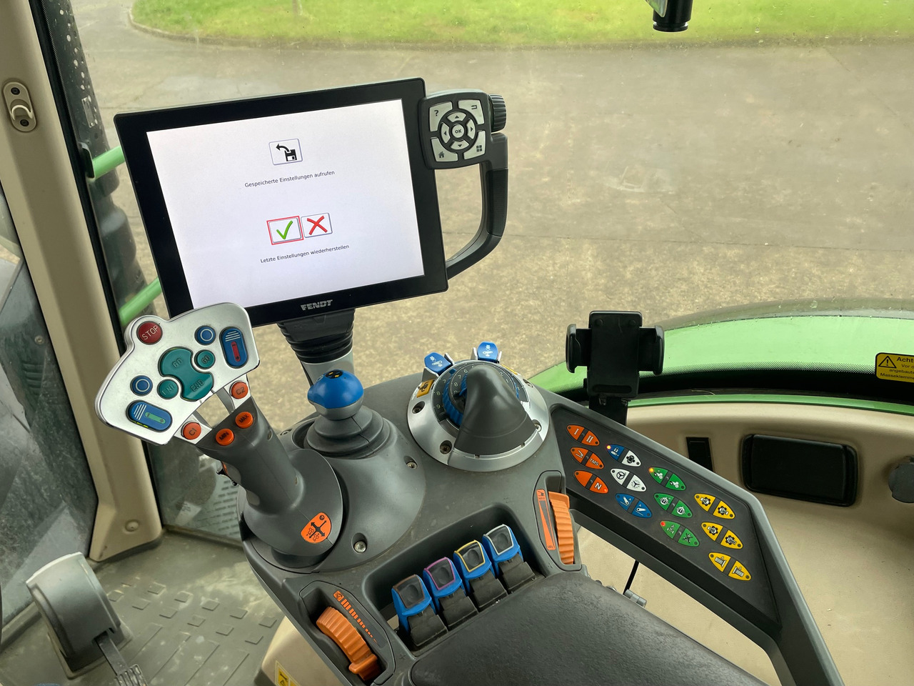 Fendt 718 Vario S4 ProfiPlus - Traktor: obrázok 3 Fendt 718 Vario S4 ProfiPlus - Traktor: obrázok 3