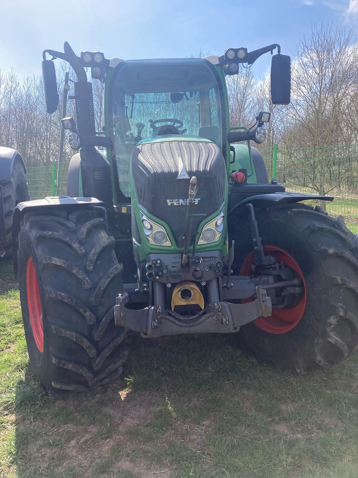 Fendt 720 Vario S4 ProfiPlus - Traktor: obrázok 4 Fendt 720 Vario S4 ProfiPlus - Traktor: obrázok 4