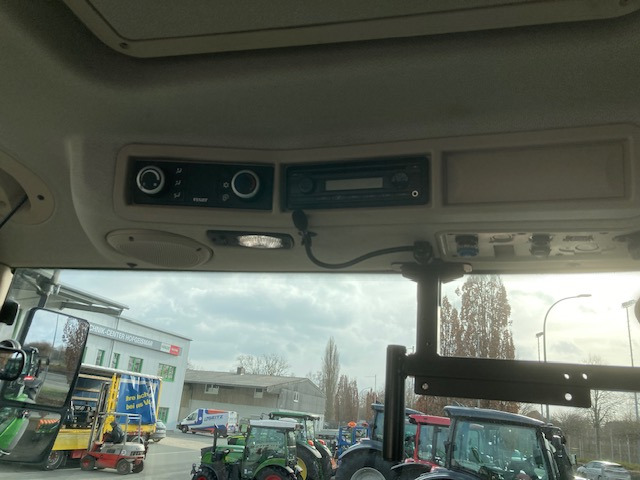 Fendt 720 Vario S4 ProfiPlus - Traktor: obrázok 3 Fendt 720 Vario S4 ProfiPlus - Traktor: obrázok 3