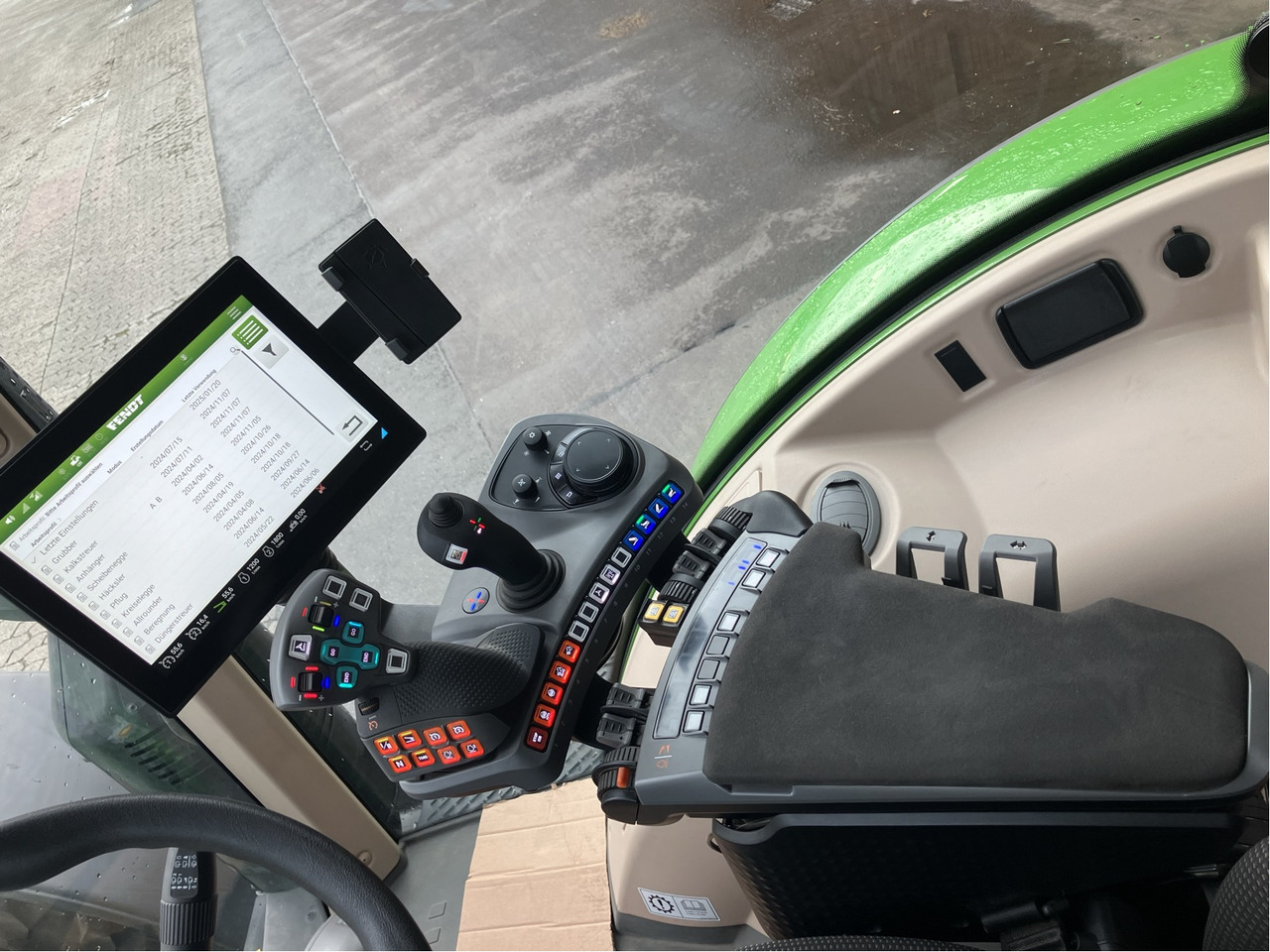 Fendt 724 Vario Gen6 Power Setting2 - Traktor: obrázok 3 Fendt 724 Vario Gen6 Power Setting2 - Traktor: obrázok 3