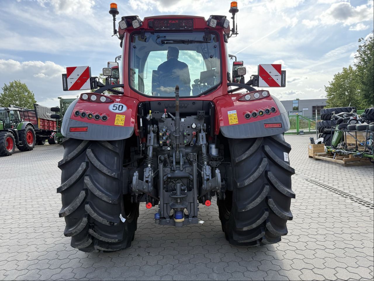Fendt 724 Vario Gen6 ProfiPlus - Traktor: obrázok 2 Fendt 724 Vario Gen6 ProfiPlus - Traktor: obrázok 2