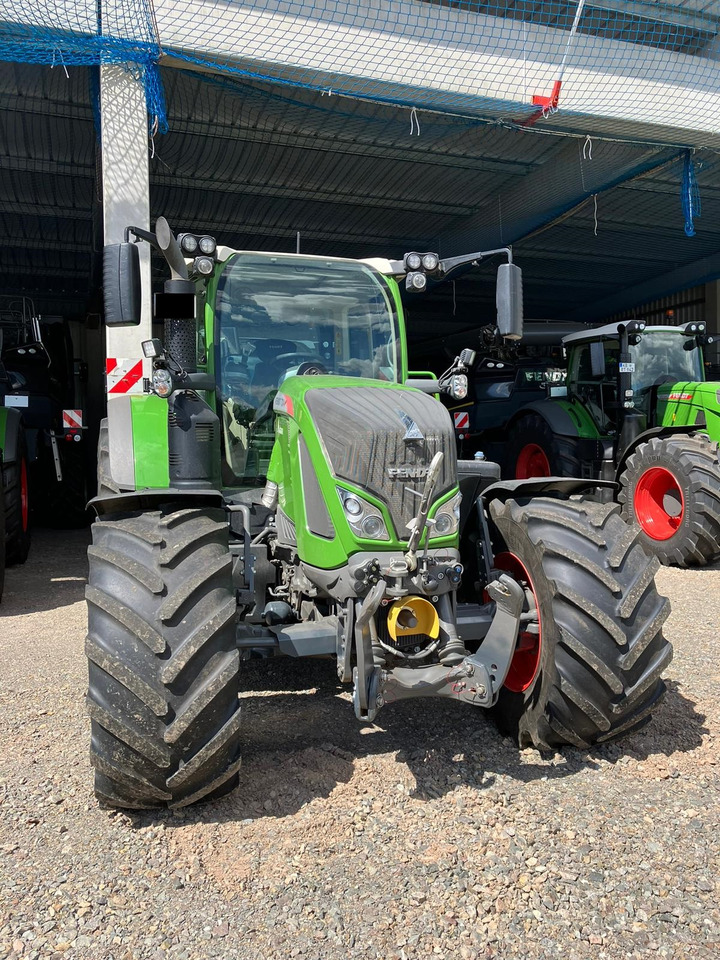 Fendt 724 Vario S4 Profi - Traktor: obrázok 3 Fendt 724 Vario S4 Profi - Traktor: obrázok 3