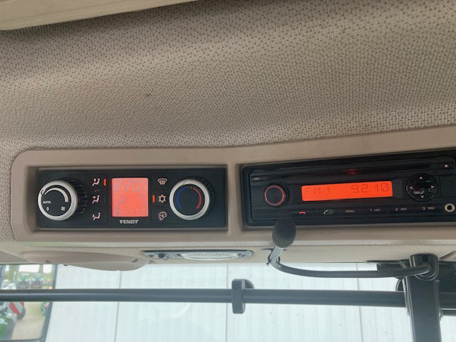 Fendt 724 Vario S4 Profi - Traktor: obrázok 4 Fendt 724 Vario S4 Profi - Traktor: obrázok 4