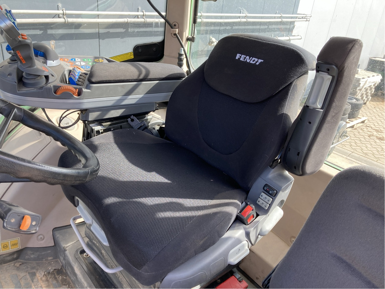 Fendt 724 Vario SCR - Traktor: obrázok 2 Fendt 724 Vario SCR - Traktor: obrázok 2