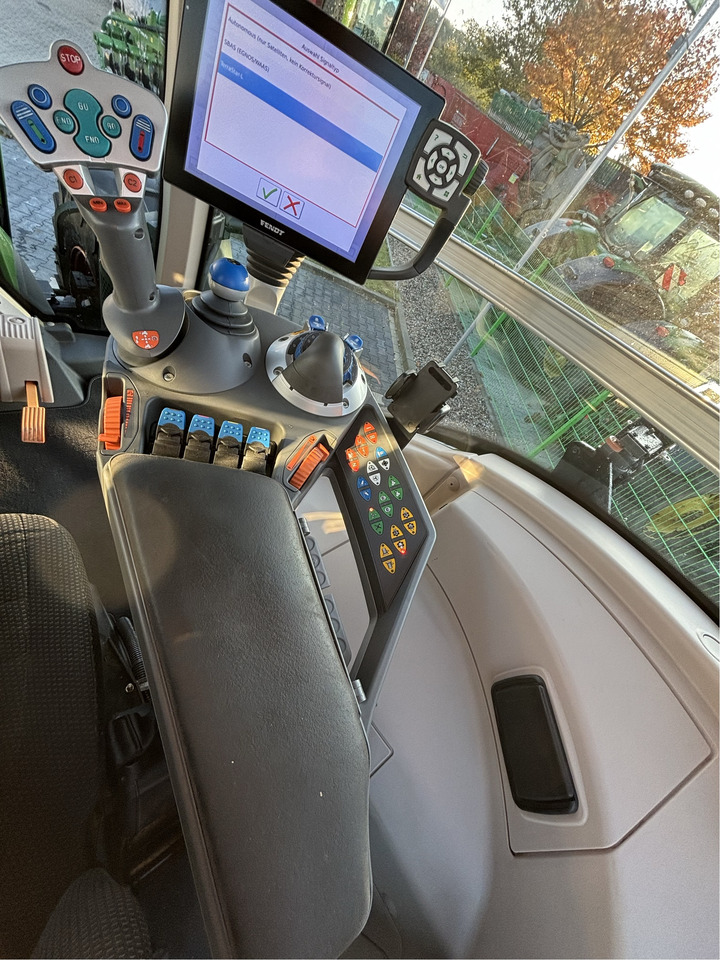 Fendt 826 Vario S4 ProfiPlus - Traktor: obrázok 3 Fendt 826 Vario S4 ProfiPlus - Traktor: obrázok 3