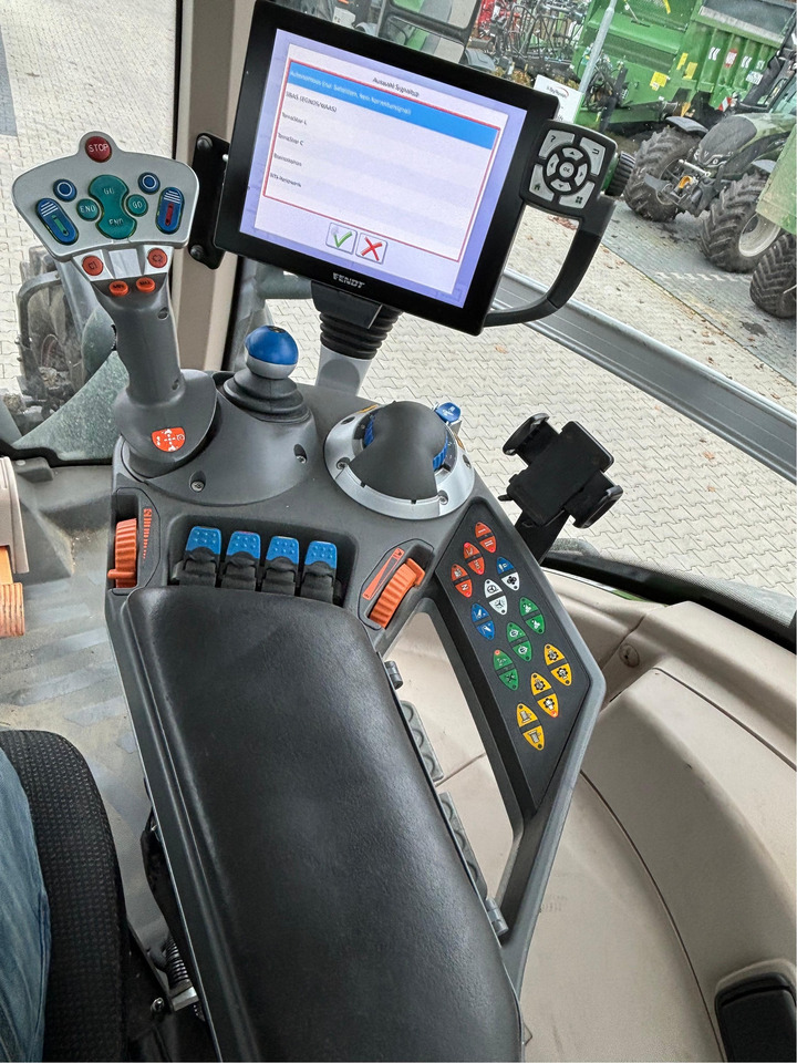 Fendt 828 Vario S4 Profi Plus - Traktor: obrázok 4 Fendt 828 Vario S4 Profi Plus - Traktor: obrázok 4