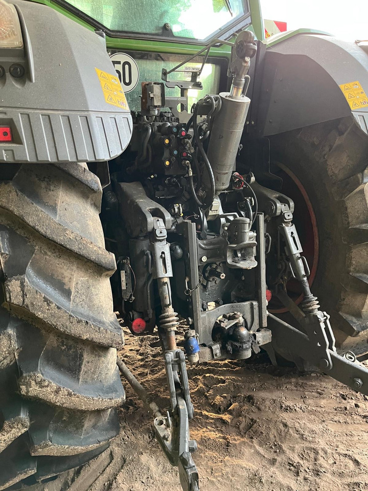 Fendt 828 Vario S4 ProfiPlus FL - Traktor: obrázok 2 Fendt 828 Vario S4 ProfiPlus FL - Traktor: obrázok 2