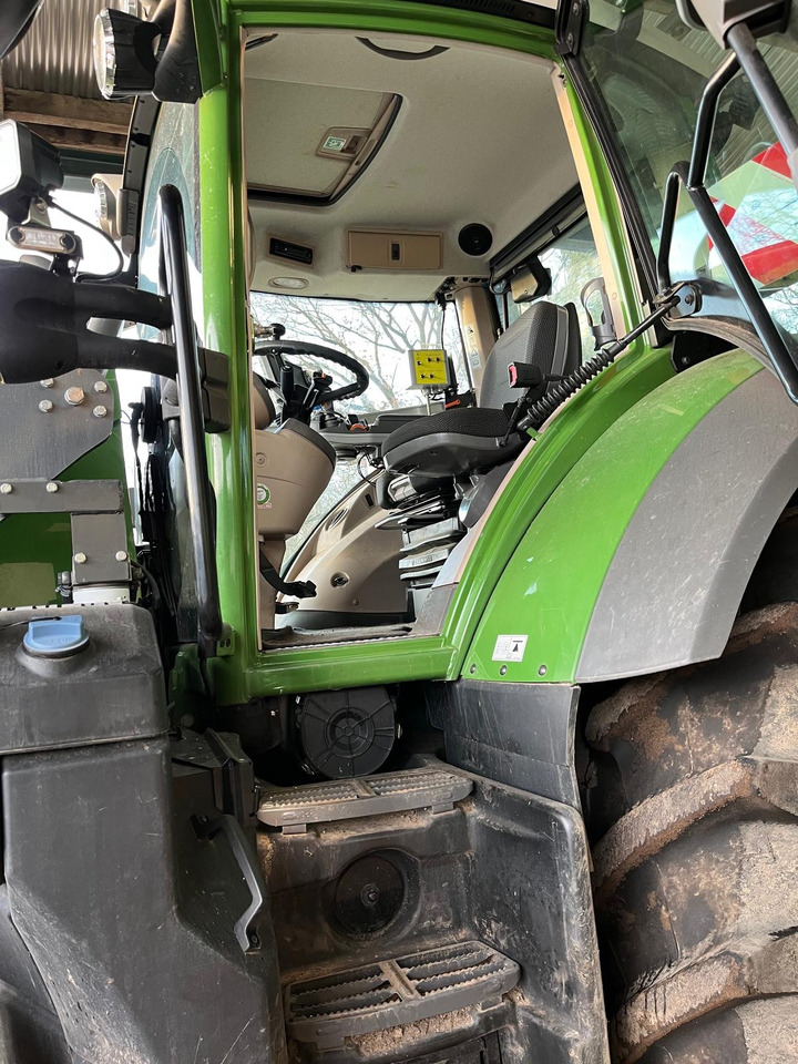 Fendt 828 Vario S4 ProfiPlus FL - Traktor: obrázok 4 Fendt 828 Vario S4 ProfiPlus FL - Traktor: obrázok 4