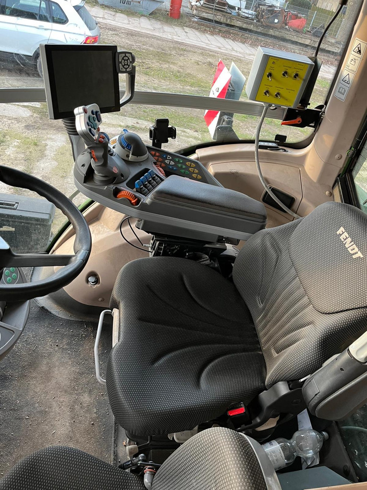 Fendt 828 Vario S4 ProfiPlus FL - Traktor: obrázok 3 Fendt 828 Vario S4 ProfiPlus FL - Traktor: obrázok 3