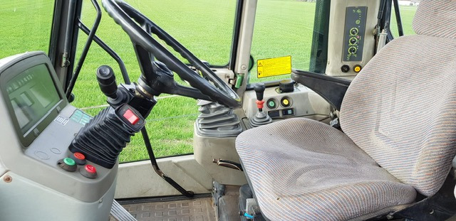 Fendt Xylon 520 - Traktor: obrázok 2 Fendt Xylon 520 - Traktor: obrázok 2