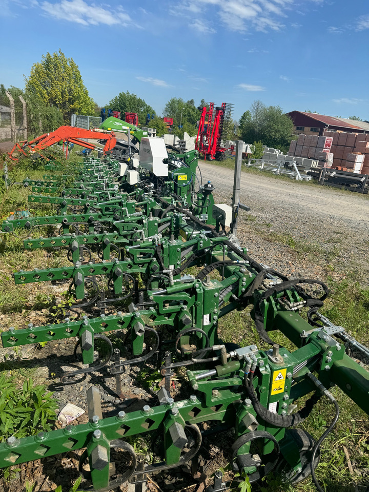 Garford Robocrop Guided Hoe - Řepný kombajn: obrázok 3 Garford Robocrop Guided Hoe - Řepný kombajn: obrázok 3
