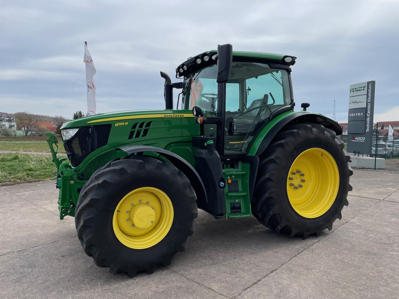 John Deere 6155R AutoPowr Premium Edition - Traktor: obrázok 1 John Deere 6155R AutoPowr Premium Edition - Traktor: obrázok 1
