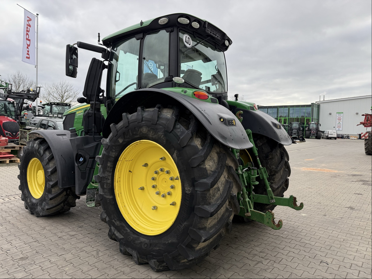 John Deere 6250 R - Traktor: obrázok 5 John Deere 6250 R - Traktor: obrázok 5